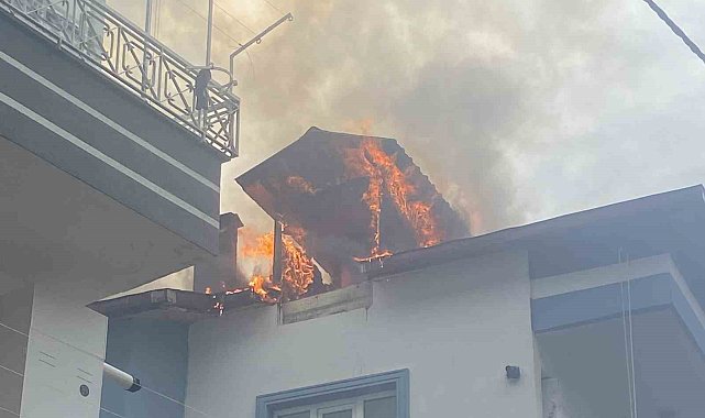 Ordu'da çatı katı alevlere teslim oldu