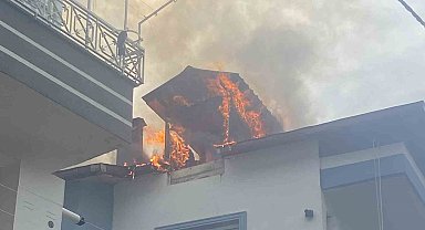 Ordu'da çatı katı alevlere teslim oldu