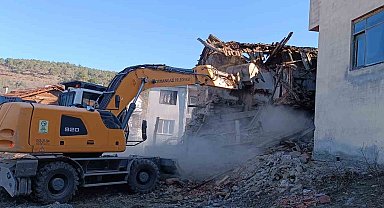 Osmangazi'de metruk bina yıkımları hız kazandı