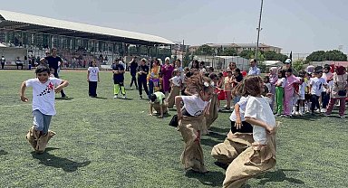 Osmaniye'de depremzede çocuklar için 23 Nisan etkinliği düzenlendi