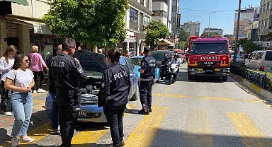 Otomobilin elektrik aksamından çıkan yangın panikletti