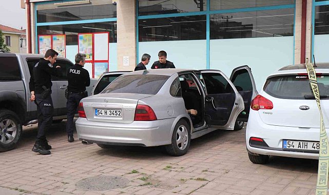 Otomobilin içinde ailesine bıraktığı notlar ve cesedi bulundu