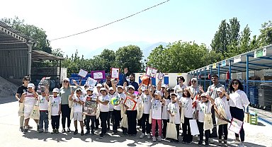Pamukkale Belediyesi Atık Getirme Merkezi miniklere geri dönüşümü öğretti