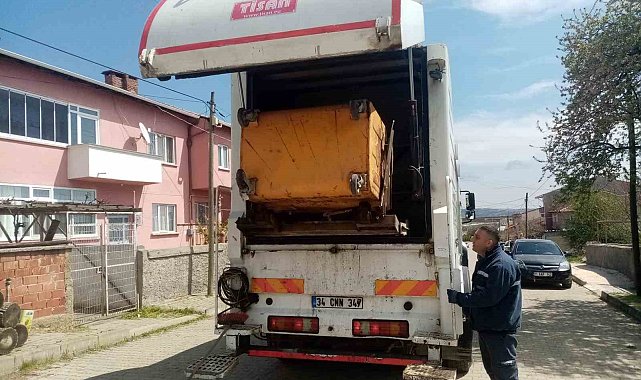 Pazaryeri'nde çöp konteynerleri yıkandı