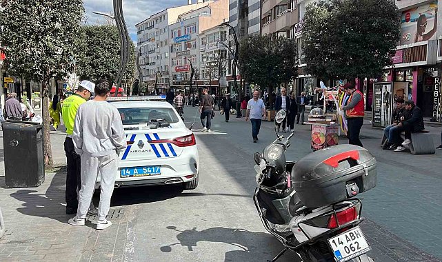Polis, motosikletlerin girmesi yasak olan caddede göz açtırmıyor