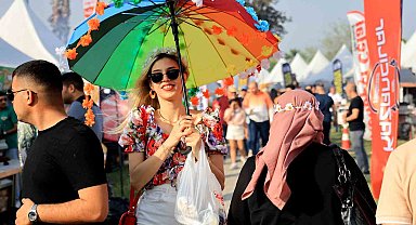Portakal Çiçeği Karnavalı renkli görüntülere sahne oluyor