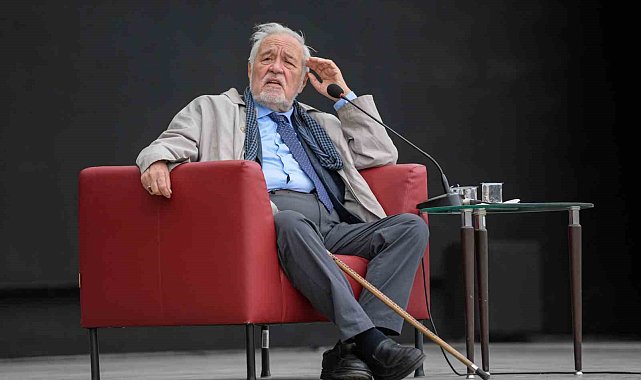 Prof. Dr. İlber Ortaylı İZKİTAP Fest'e konuk oldu