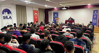 Prof. Dr. Ramazan Ayvallı üniversite öğrencileri ile buluştu