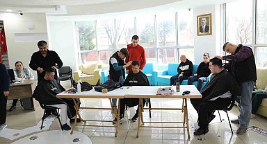 Pursaklar'da özel gereksinimli gençlere bayram tıraşı