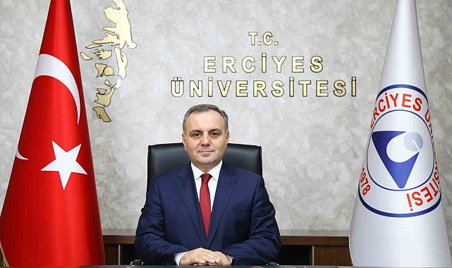 Rektör Altun: "Bayramlar mutlulukların paylaşıldığı müstesna günlerdir"