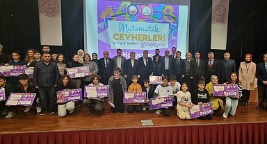Rektör Özölçer "Matematik Cevherleri"ne ödüllerini takdim etti