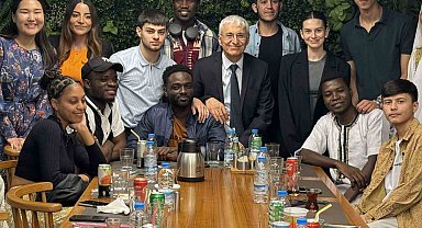Rektör Prof. Dr. Adnan Özcan, uluslararası öğrencilerle iftar yemeğinde bir araya geldi