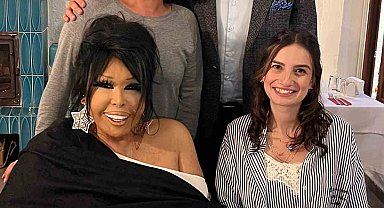 Sahnelerin Diva'sından Mandalinci'ye tebrik