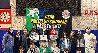 Şampiyonadan madalyalarla döndüler