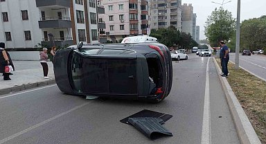 Samsun'da iki otomobil çarpıştı: 2 yaralı