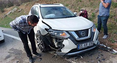 Samsun'da iki otomobil çarpıştı: 5 yaralı