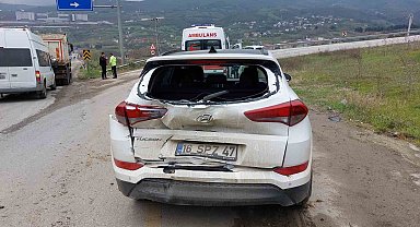 Samsun'da kamyon otomobile arkadan çarptı: 2 yaralı