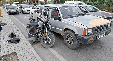Samsun'da motosiklet kamyonetin kapısına çarptı: 1 yaralı