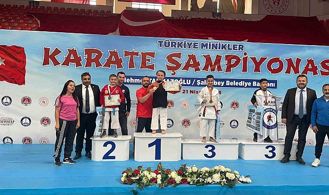 Sandıklı'nın altın çocuğu Türkiye şampiyonu oldu