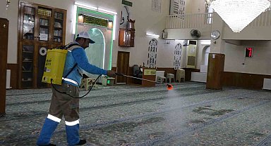 Şanlıurfa'da camiler gül suyu ile bayrama hazırlandı