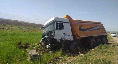 Şanlıurfa'da feci kaza: 1'i polis 4 ölü