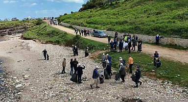 Sardala Koyu'ndan 30 poşet atık toplandı