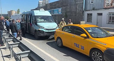 Sarıyer Huzur Mahallesi'nde bir minibüsün taksiye çarpması sonucu, 5 yolcu yaralandı. Olay yerine sağlık ve itfaiye ekipleri sevk edildi.