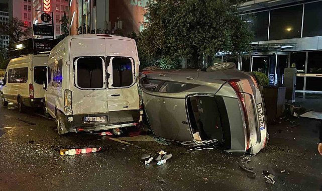 Sarıyer'de kontrolden çıkan otomobil yan yattı: 2 yaralı