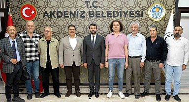 Sarıyıldız: "Hakikatin peşinde koşan gazetecilerin yanında olacağız"