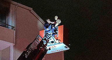 Şarjlı süpürge patladı, evde mahsur kalan şahsı itfaiye kurtardı