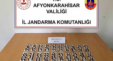 Şehir dışından getirdiği uyuşturucu hapları satamadan yakalandı