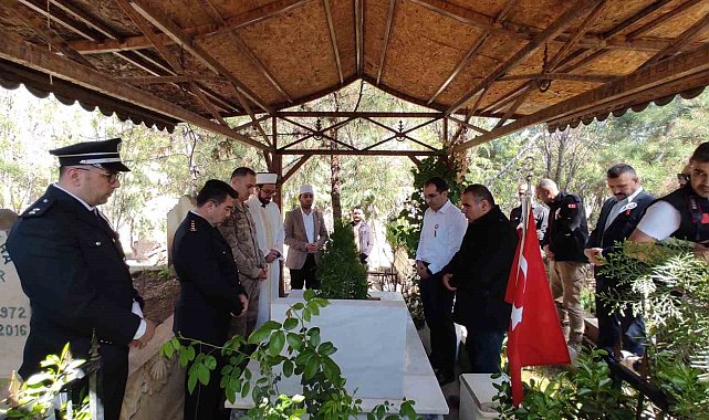Şehit kabirleri ziyaret edilerek mevlit okutuldu