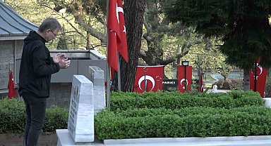 Şehitlikte hüzünlü bayram