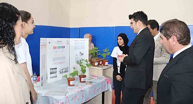 Selendi'de Tübitak 4006 Bilim Fuarı açıldı
