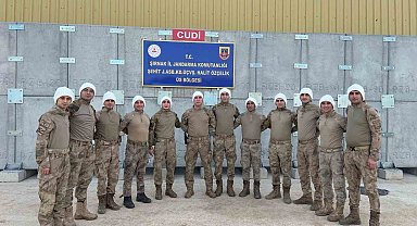 Selma ninenin ördüğü bereler Cudi Dağında Mehmetçik'i ısıtacak