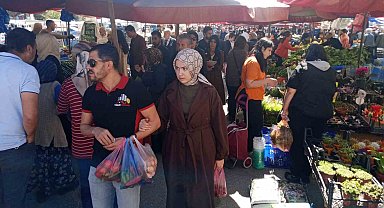 Semt pazarlarında Ramazan Bayramı yoğunluğu