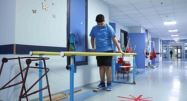 Seyirci olarak götürüldüğü resmi maçta oynatıldı, sakatlanınca hayalleri yıkıldı