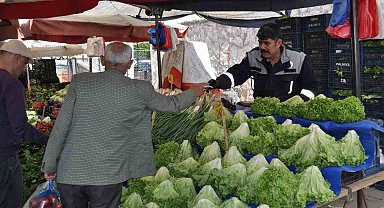 Sıcaklıkların artmasıyla pazar tezgâhlarında fiyatlar yarıya kadar düştü