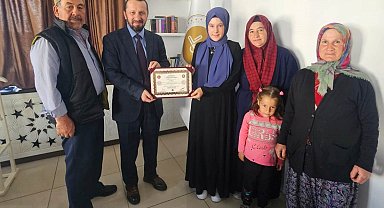 Simav'da 3 kız öğrenci hafız oldu
