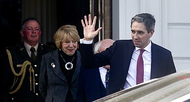 Simon Harris, İrlanda'nın en genç başbakanı oldu