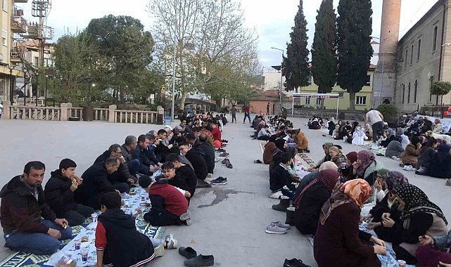 Sındırgı'da geleneksel ümmet iftarı yapıldı