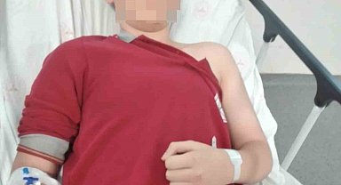 Sınıf arkadaşlarını özür dileme bahanesi ile çağırıp darp ettiler