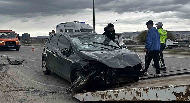 Sivas'ta otomobiller çarpıştı: 3 yaralı