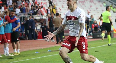 Sivassporlu Rey Manaj gol sayısını 22'ye yükseltti