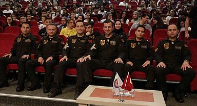SOLOTÜRK öğrencilerle bir araya geldi