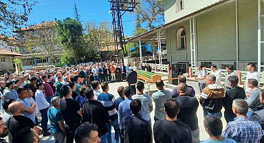 Soma'da maden kazasında hayatını kaybeden işçi Gediz'de toprağa verildi