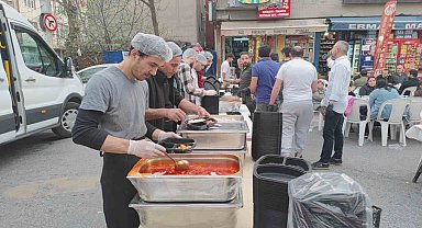 Sultangazi'de geleneksel sokak iftarı düzenlendi, bin 500 kişi aynı sofrada buluştu