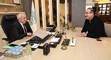 Sunay Akın Eczacılık Kültürü Müzesi'ni Başkan Özdemir'e anlattı