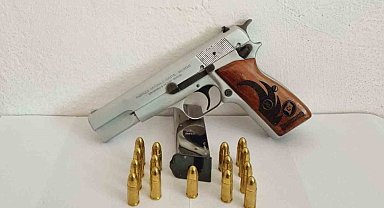 Şüpheli şahıstan silah çıktı