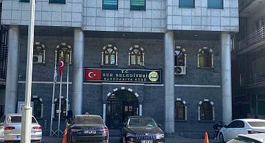 Sur Belediyesinde Atatürk ve Cumhurbaşkanı Erdoğan'ın fotoğraflarına yönelik hakarete ilişkin soruşturma